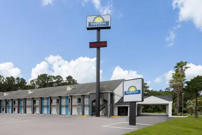 Photo 2 - Days Inn by Wyndham Hardeeville Near Hilton Head