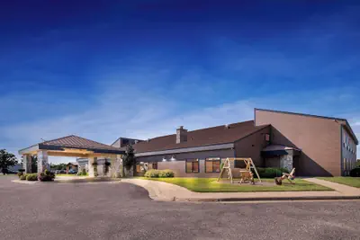Photo 2 - Heartland Inn & Suites, SureStay Collection by Best Western
