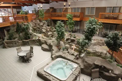 Photo 2 - C'mon Inn Hotel & Suites