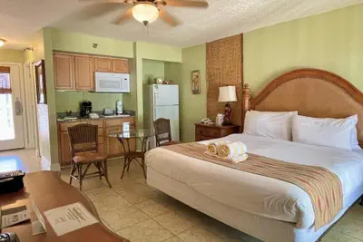 Photo 4 - Beso Del Sol Resort