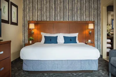 Photo 4 - Courtyard Marriott Burlington Harbor