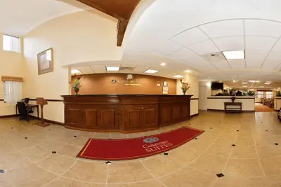 Photo 4 - Quality Suites Jeffersonville - Louisville North