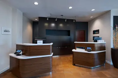 Photo 4 - Courtyard by Marriott Austin Airport