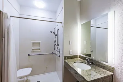 Photo 3 - Holiday Inn Express & Suites Tulsa S Broken Arrow Hwy 51 by IHG