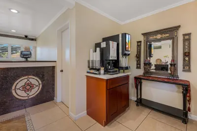 Photo 4 - Clarion Collection Carmel Oaks Inn