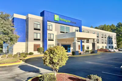 Photo 2 - Holiday Inn Express Madison by IHG