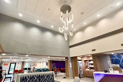Photo 4 - Holiday Inn Express Madison by IHG