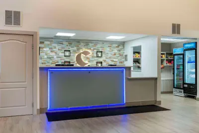 Photo 3 - Comfort Suites Elgin Northwest
