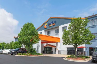Photo 2 - Comfort Suites Elgin Northwest
