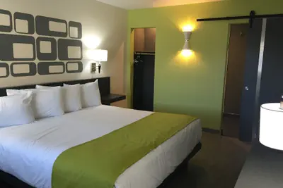 Photo 4 - University Inn Tempe
