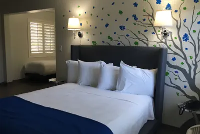 Photo 5 - University Inn Tempe