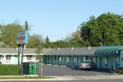 Photo 2 - Economy Inn