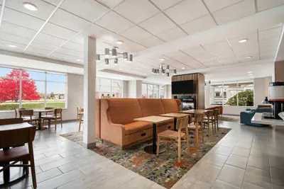 Photo 5 - Hampton Inn Rutland