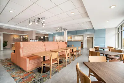 Photo 4 - Hampton Inn Rutland