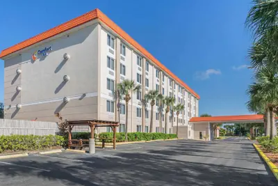 Photo 2 - Comfort Inn St Petersburg North
