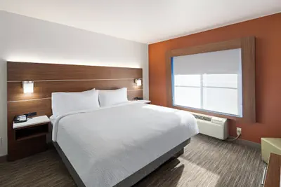 Photo 5 - Holiday Inn Express & Suites Interstate 90 by IHG