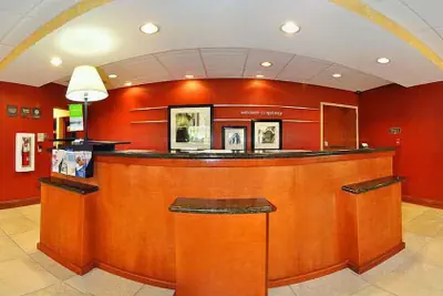 Photo 2 - Hampton Inn Quincy