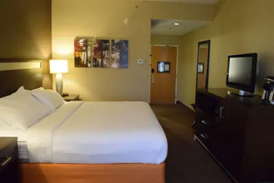 Photo 4 - Holiday Inn Express Hotel & Suites Watertown-Thousand Island by IHG