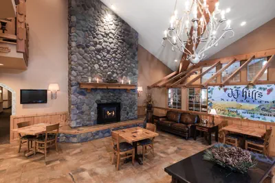 Photo 4 - Icicle Village Resort