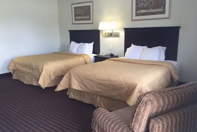 Photo 2 - Budget Inn Farmington