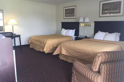 Photo 5 - Budget Inn Farmington