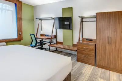 Photo 3 - Holiday Inn Express Woodbridge by IHG