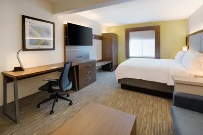 Photo 3 - Holiday Inn Express & Suites Bradley Airport by IHG