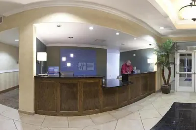Photo 3 - Holiday Inn Express Delano by IHG