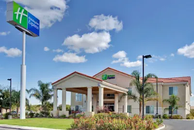 Photo 2 - Holiday Inn Express Delano by IHG