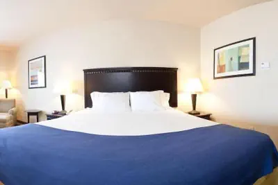 Photo 4 - Holiday Inn Express Delano by IHG