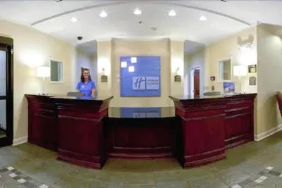 Photo 3 - Holiday Inn Express Hotel & Suites Dyersburg by IHG
