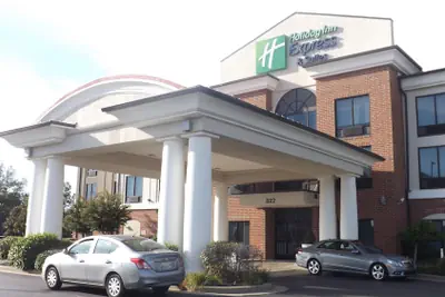 Photo 2 - Holiday Inn Express Hotel & Suites Dyersburg by IHG