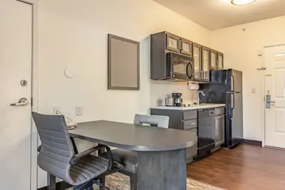 Photo 5 - Candlewood Suites Lincoln by IHG