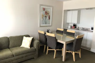 Photo 5 - Beach Place Hotel