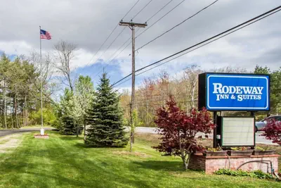 Photo 2 - Rodeway Inn & Suites Brunswick near Hwy 1