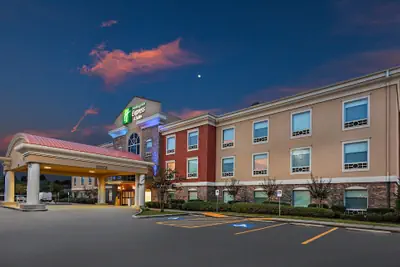 Photo 2 - Holiday Inn Express Suites Jasper by IHG