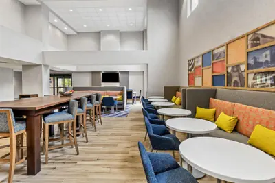 Photo 4 - Hampton Inn & Suites Grove City