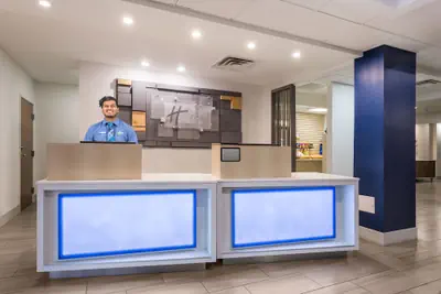 Photo 3 - Holiday Inn Express and Suites - Petersburg - Fort Lee by IHG