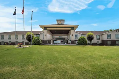 Photo 2 - Quality Inn & Suites Chambersburg Northeast