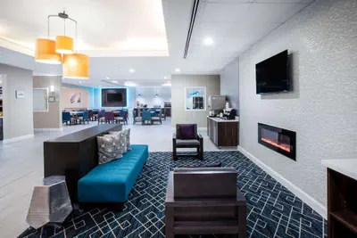 Photo 5 - La Quinta Inn & Suites by Wyndham Lubbock North