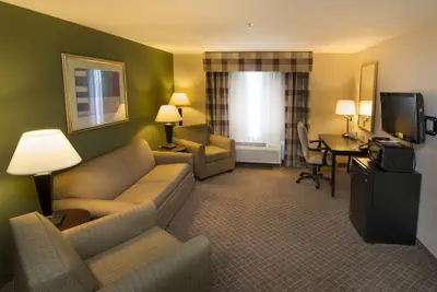 Photo 4 - Holiday Inn Kansas City Airport by IHG