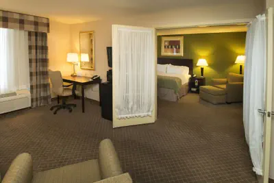 Photo 5 - Holiday Inn Kansas City Airport by IHG