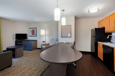 Photo 4 - Candlewood Suites Medford by IHG