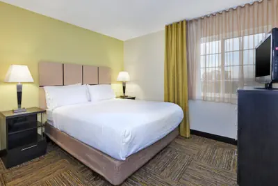 Photo 4 - Candlewood Suites Polaris by IHG