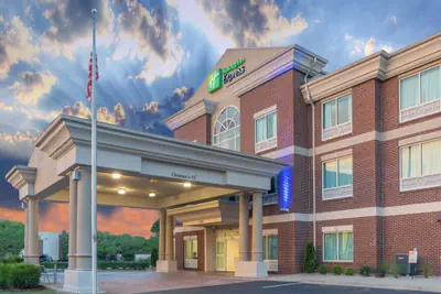 Photo 2 - Holiday Inn Express Hotel & Suites Frankfort by IHG
