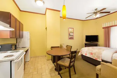 Photo 4 - Hawthorn Extended Stay by Wyndham Corpus Christi Padre Is