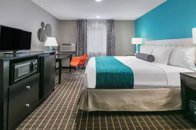 Photo 2 - Howard Johnson by Wyndham New Braunfels