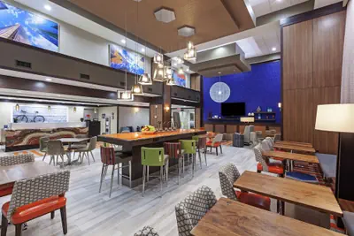 Photo 3 - Hampton Inn & Suites Houston-Bush Intercontinental Aprt