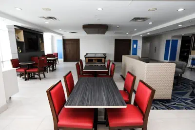 Photo 3 - Holiday Inn Express : Hillsboro I-35 by IHG