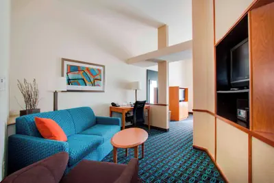 Photo 2 - Fairfield Inn & Suites by Marriott Clermont